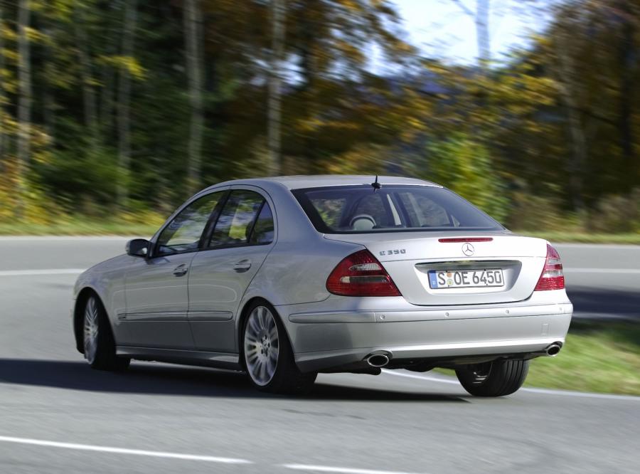  Mercedes-Benz E-Class 2002 года  (фото 72 из 448)